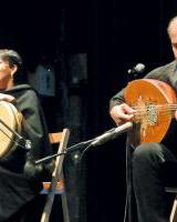 Errefuxiatu-zelaiko siriarrekin elkartasun-kontzertua