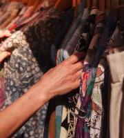 Emaus Fundación Social - Bigarren eskuko jantziak..